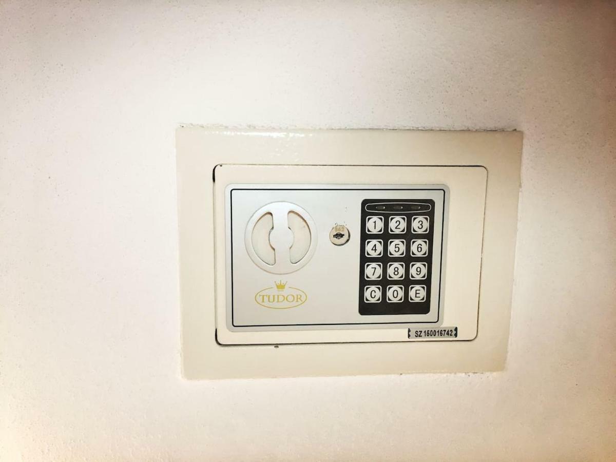 The Hive Stefy'S Apartment อีเกลเซียส ภายนอก รูปภาพ